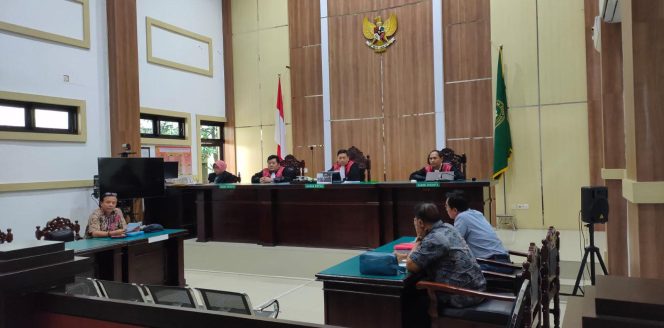 
					Suasana persidangan saat berlangsung di Pengadilan Negeri Bangil