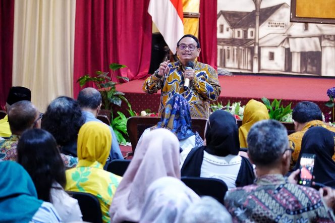 
					Pembinaan kepada perwakilan kelurahan di kota pasuruan tentang koperasi merah putih agar berjalam maksimal