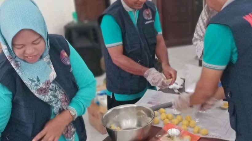 Pelatihan Membuat Pie Mangga, BNNK Pasuruan Kuatkan Perekonomian Lokal
