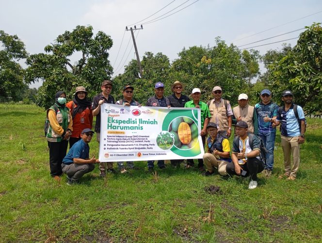 
					Warga negara Malaysia yang mengunjungi Kampung Mangga, Desa Rombo Kulon, Kecamatan Rembang, Kabupaten Pasuruan