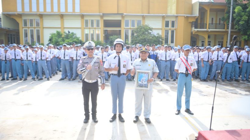 Pelajar SMKN 1 Bangil Mendapat Penghargaan Pelopor Keselamatan Lalu Lintas