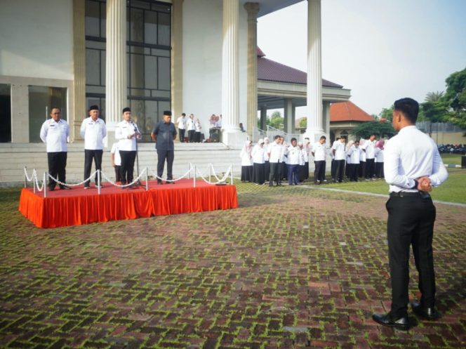 
					Wali Kota Pasuruan saat memberikan sambutan dihadapan para penerima SK PPPK