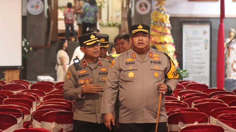 Kapolres Pasuruan Pantau dan Perketat Pengamanan Misa Natal 2025 di Gereja Santa Theresia Pandaan