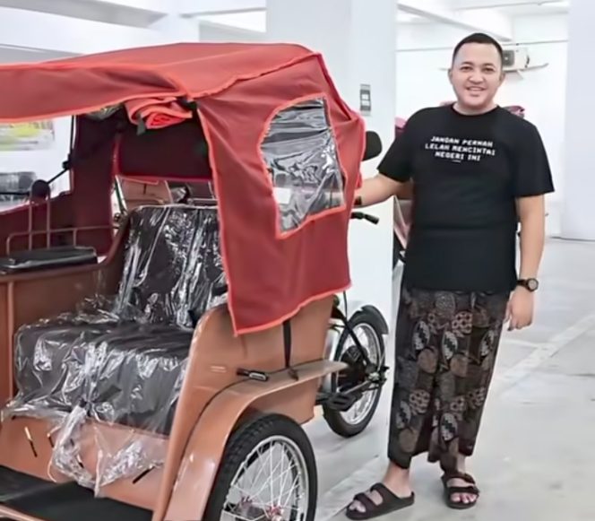 
					Bupati Pasuruan saat menjelaskan asal usul becak listrik serta tujuannya