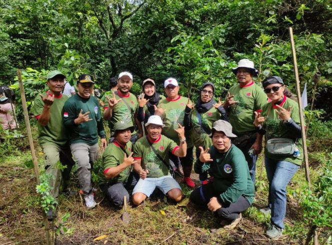 
					Penanaman bibit pohon