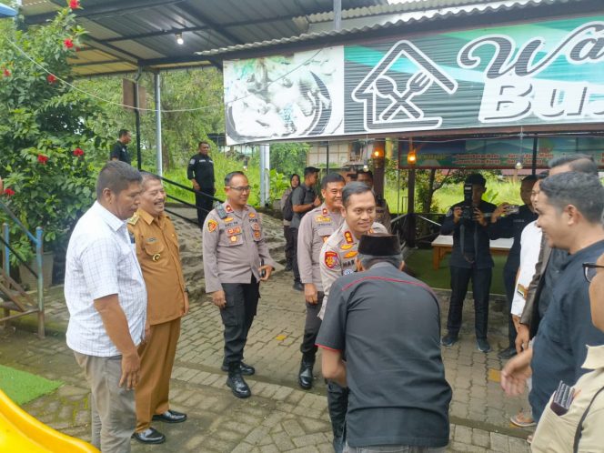
					Kapolres Pasuruan saat bersilaturahmi dengan PKDI