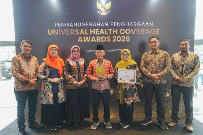 
					Penganugerahan UHC Award