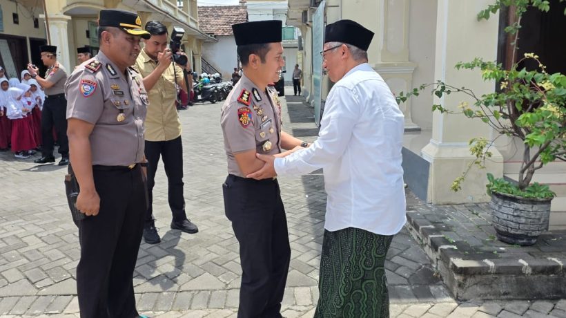 Kapolres Pasuruan Silaturahmi ke Pengasuh Ponpes Cangaan II Bangil