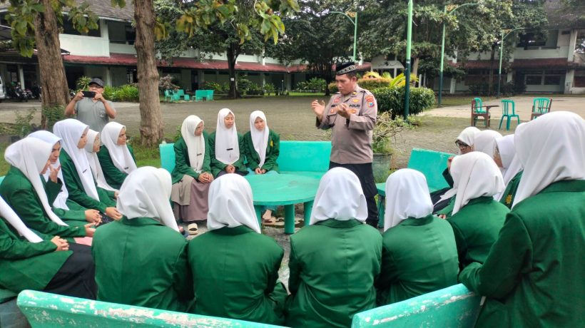 Dakwah Ramadhan, Polres Pasuruan Bina Santriwati PERSIS Putri Bangil