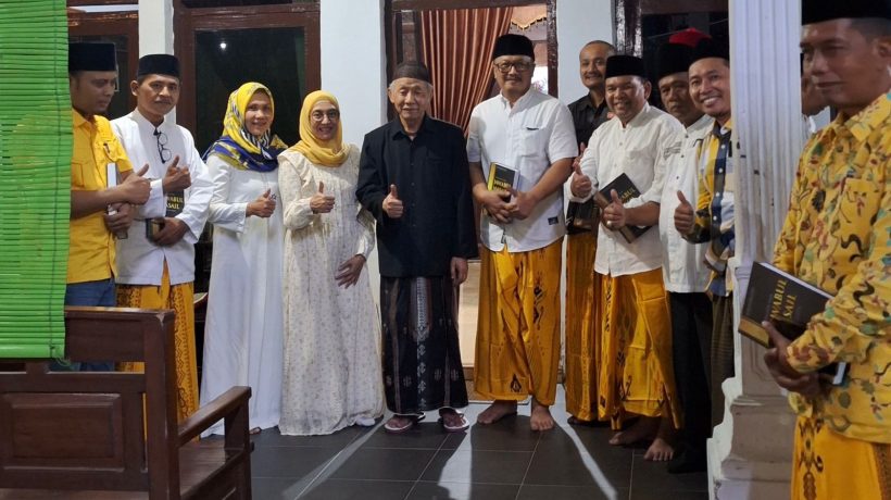 Pengurus Baru Golkar Pasuruan Mulai Safari Ramadhan, Sowan ke Ponpes Minta Doa Kyai