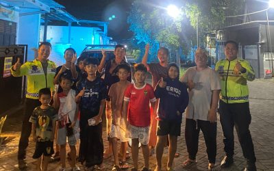 Tak Hanya Mengatur Lalulintas, Satlantas Polres Pasuruan Gelar Patroli Sahur dan Gugah-Gugah Bareng Warga