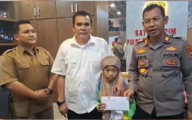Peduli Sesama, Kasat Reskrim Polres Pasuruan Kota Berikan Modal Usaha
