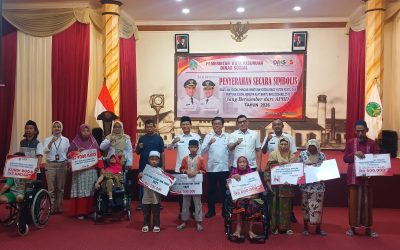 Pemkot Serahkan Bansos Pangan Yatim Piatu dan Disabilitas untuk 622 KPM