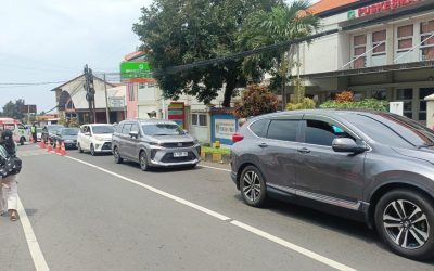 Libur Lebaran Kepadatan Kendaraan Di Jalur Wisata Prigen Padat Merayap