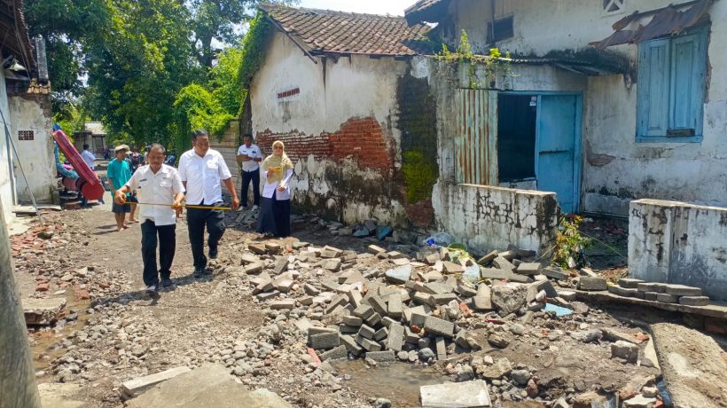 Tergerus Banjir, Pemkab Segera Lakukan Perbaikan Jalan Rusak