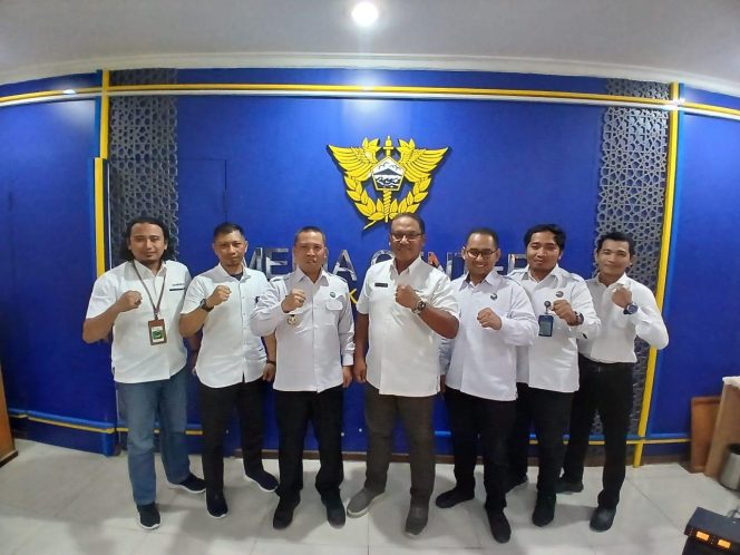 
					BNNK Pasuruan saat berkoordinasi dengan Bea Cukai Pasuruan