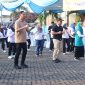 Wali Kota Pasuruan beserta perwakilan Indomaret saat melakukan senam bersama