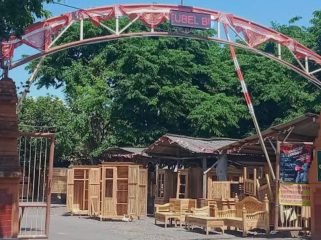 Deretan pengusaha mebel di Kota Pasuruan yang mengeluh harga bahan baku naik