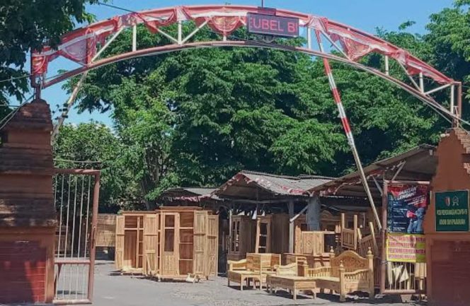 
					Deretan pengusaha mebel di Kota Pasuruan yang mengeluh harga bahan baku naik