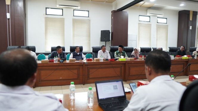 
					Suasana hearing saat berlangsung di gedung DPRD Kabupaten Pasuruan