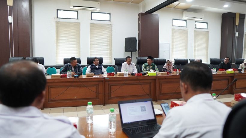 Aliran Listrik Desa Sedaeng Terhambat, DPRD Hearing Bersama PLN dan Perhutani