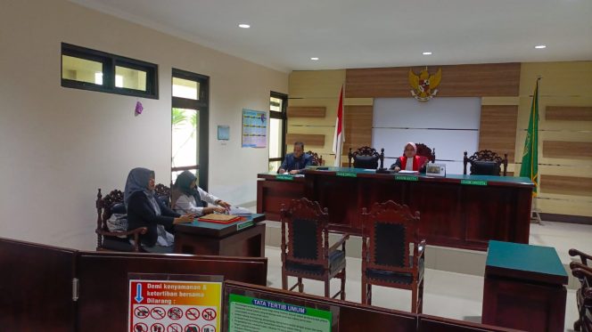 
					Suasana sidang di Pengadilan Negeri Bangil