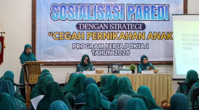 Ketua TP PKK Kota Pasuruan saat memberikan sambutan