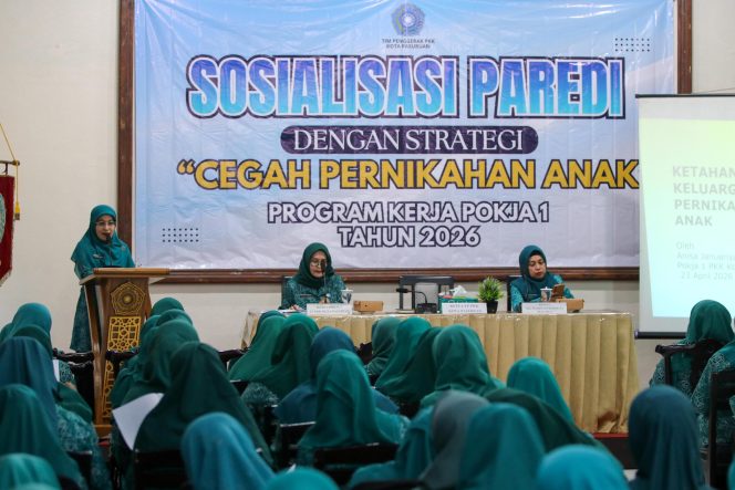 
					Ketua TP PKK Kota Pasuruan saat memberikan sambutan