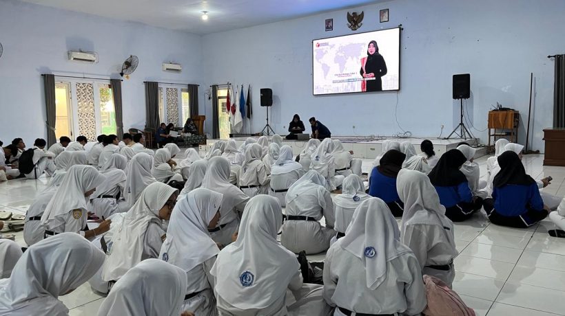 Bawaslu Kota Pasuruan Gelar MOOC Literasi Demokrasi di SMAN 2 Pasuruan