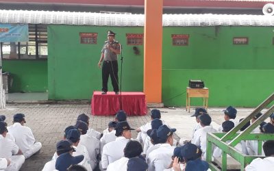 Satbinmas Polres pasuruan Lakukan Pembinaan Humanis di SMPN 1 Gempol