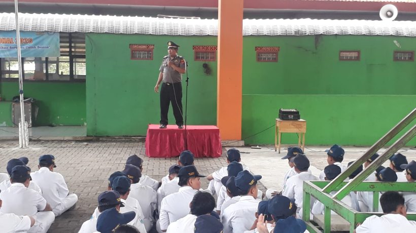 Satbinmas Polres pasuruan Lakukan Pembinaan Humanis di SMPN 1 Gempol