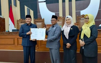 Tiga Raperda (Rancangan Peraturan Daerah) Non APBD Tahun 2026, disahkan menjadi Peraturan Daerah (Perda)