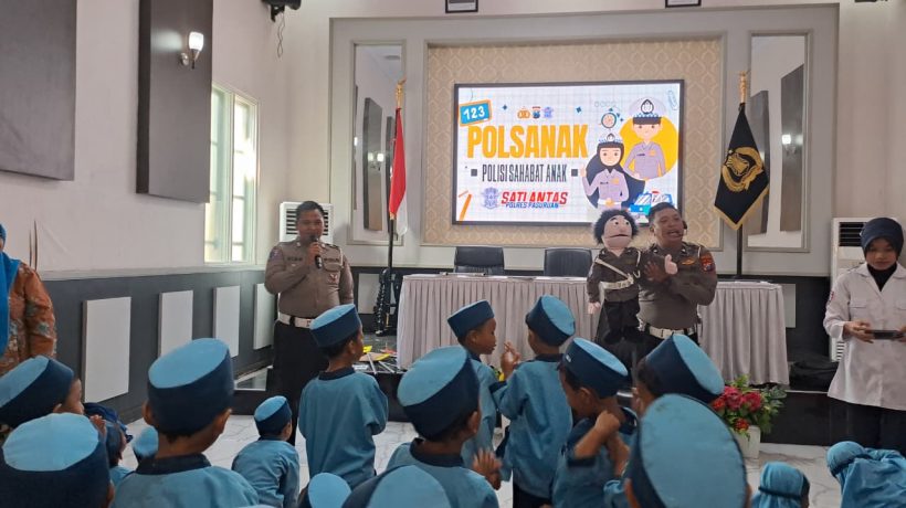 Keseruan “Polisi Sahabat Anak”, Dari Pengenalan Rambu hingga Hujan Hujanan di Polres Pasuruan