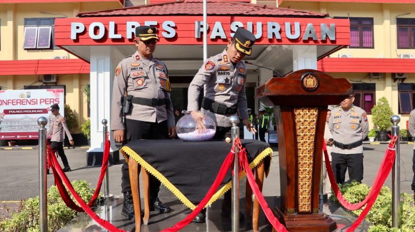 Kapolres Pasuruan Apresiasi Anggota Teladan dengan Hadiah Umroh ke Tanah Suci