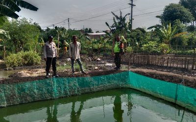 Bhabinkamtibmas Kelurahan Pogar Pantau Budidaya Lele untuk Dukung Ketahanan Pangan Nasional