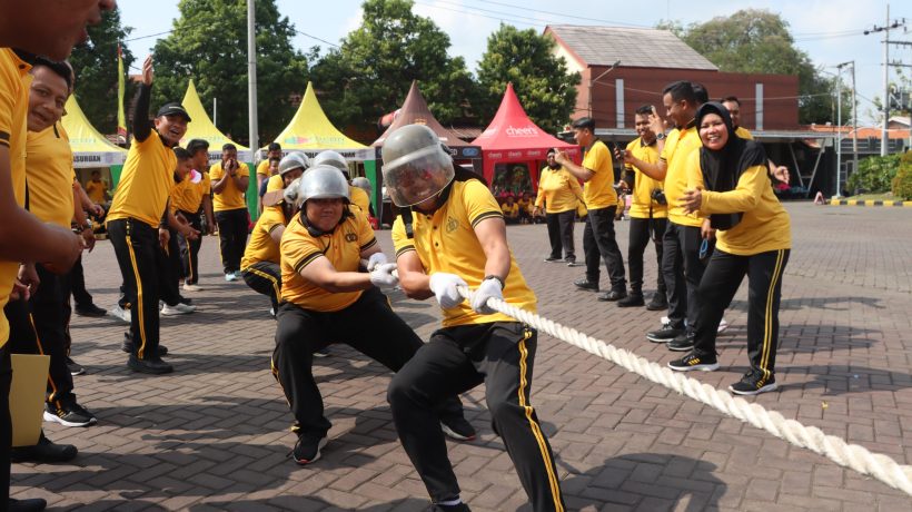 Meriahkan Hari Bhayangkara ke-80, Polres Pasuruan Gelar Olahraga Bersama