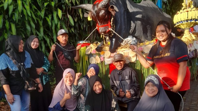 Lestarikan Budaya Leluhur, Ratusan Warga Lingkungan Rekesan Prigen-Pasuruan Gelar Prosesi Sedekah Bumi