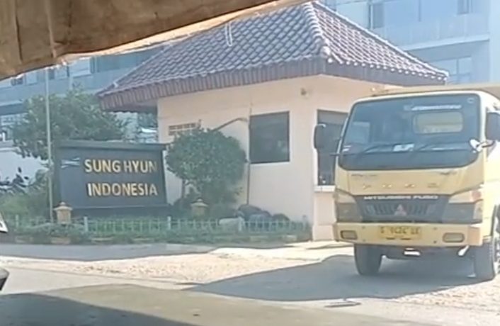 Pabrik Sung Hyun Indonesia Diduga Jual Tanah Urug. 600 Ribu Per Dump Truk