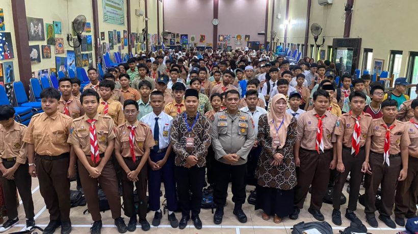 Polres Pasuruan Tanamkan Disiplin kepada Ratusan Siswa Baru MAN 1 Pasuruan