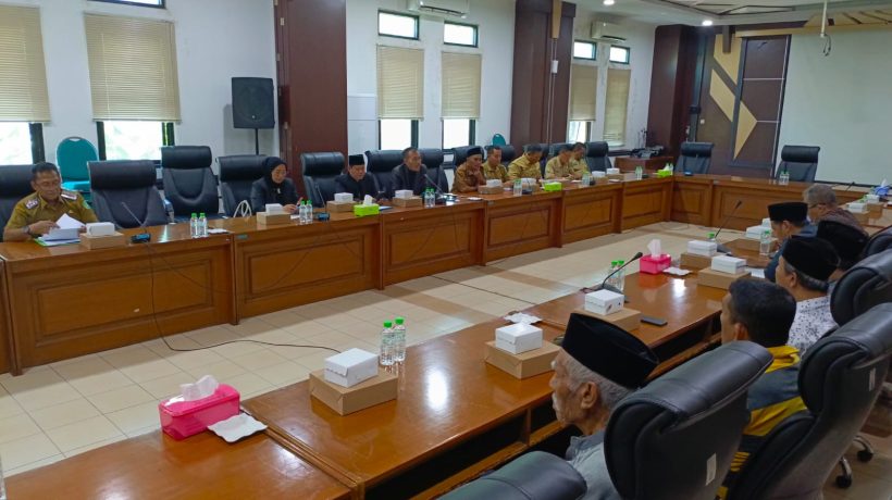 Tolak Pendirian Gereja, Warga Kelurahan Dermo Datangi DPRD Pertanyakan Legalitas