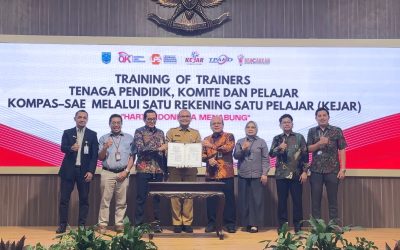 OJK Dorong Budaya Menabung Pelajar di Probolinggo, Lebih dari 1.500 Rekening Simpanan Diserahkan