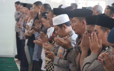 Karena Ini. Kapolres Pasuruan Gelar Sholat Ghaib dan Doa Bersama