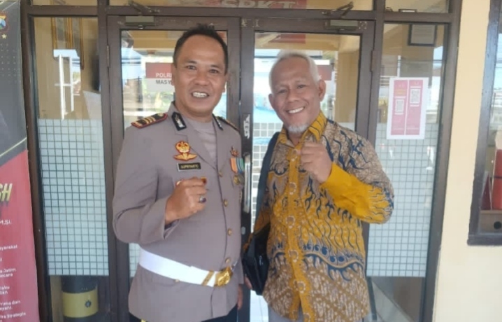 Aktivis dan Sejumlah NGO Beri Kejutan HUT Bhayangkara ke Polsek Rembang