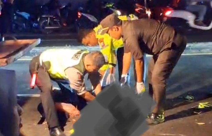 Kecelakaan Maut di Depan Pabrik Club Lemahbang, Pemotor Tewas Terlindas Truk