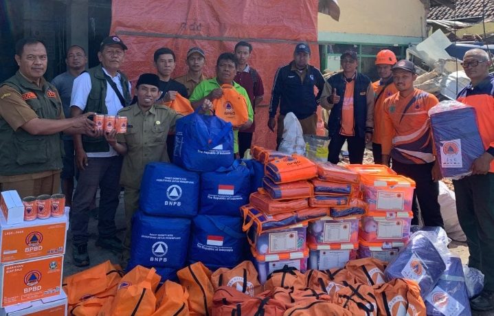 Rumah Rusak Diterjang Truk di Gempol, BPBD Pasuruan Gerak Cepat Salurkan Bantuan