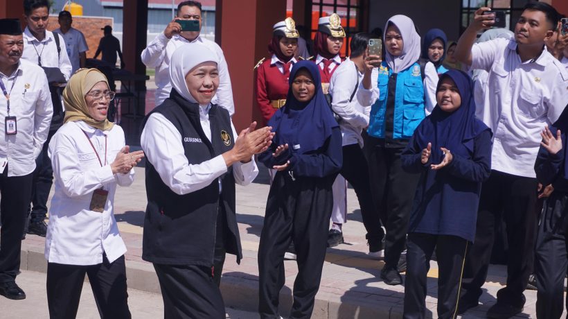 Gubernur Khofifah dan Danjen Akademi TNI Tinjau SRT 2 Kota Pasuruan, Tanamkan Semangat Juang Menuju Indonesia Emas 2045