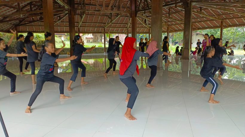 Antusiasme Peserta Didik Cukup Tinggi Terhadap Tari Tradisional