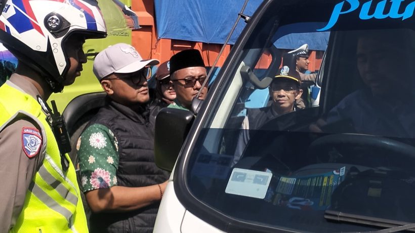 Petugas Gabungan Gelar Sosialisasi Program Gubernur Jatim
