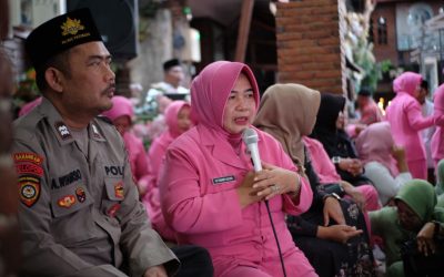 Jumat Berkah, Ningsih Tinampi Bagikan 300 Porsi Makanan Gratis untuk Masyarakat