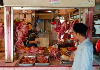 Harga Daging Terus Melonjak, Pedagang Hanya Bisa Berharap